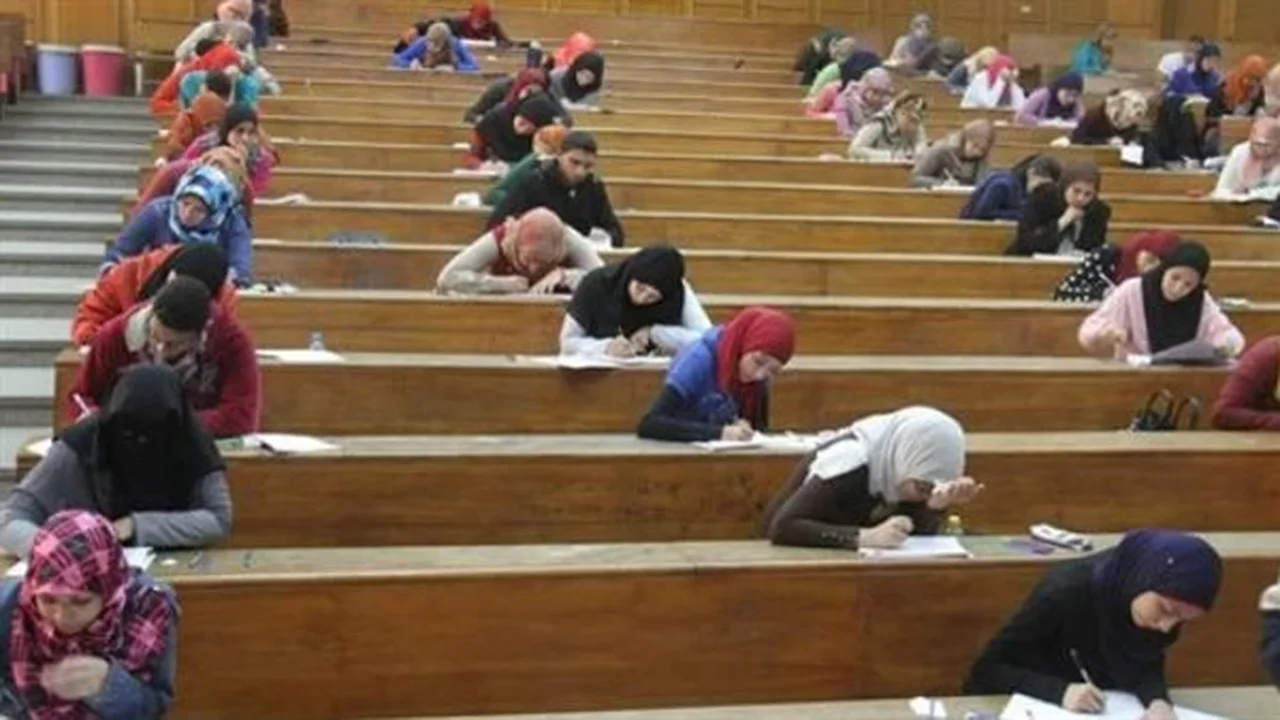 جداول زمنية محددة.. موعد ختام الفصل الدراسي الثاني وانطلاق اختبارات الجامعات